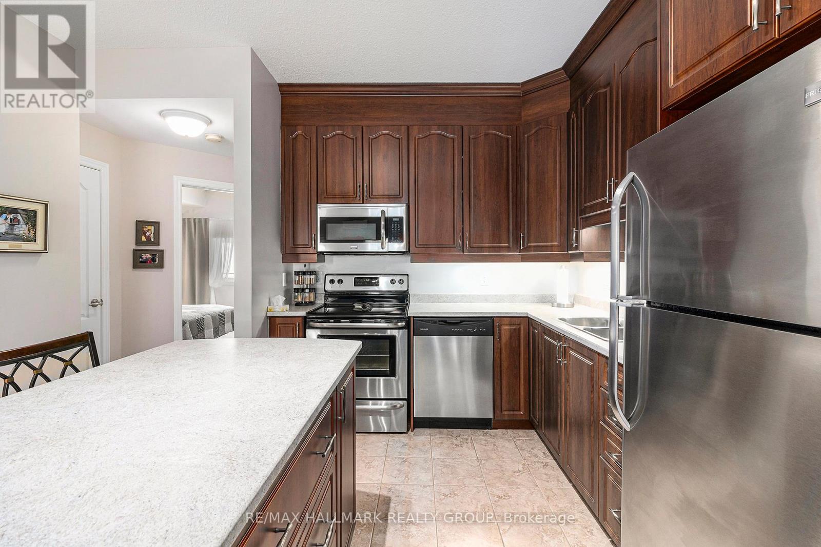 404 - 201 Eliot Drive