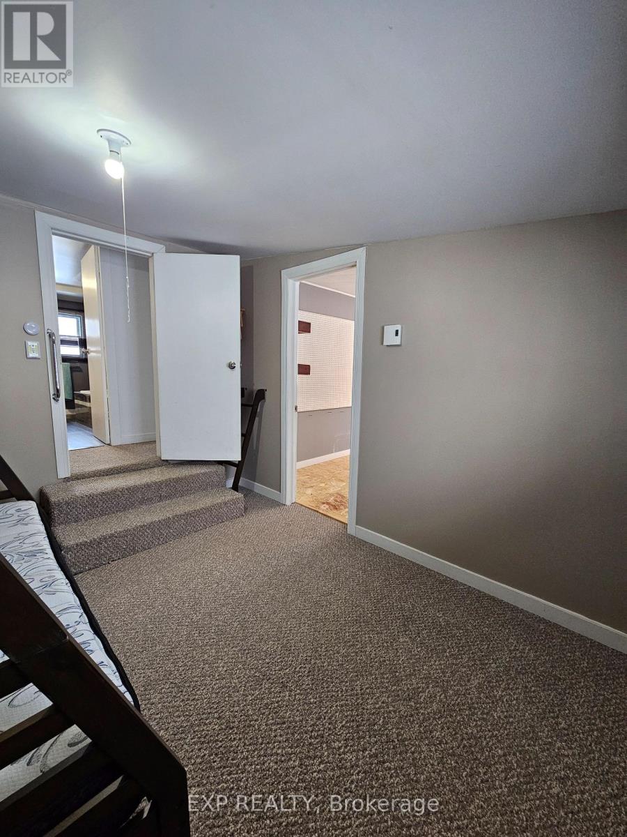 1529 Myers Point