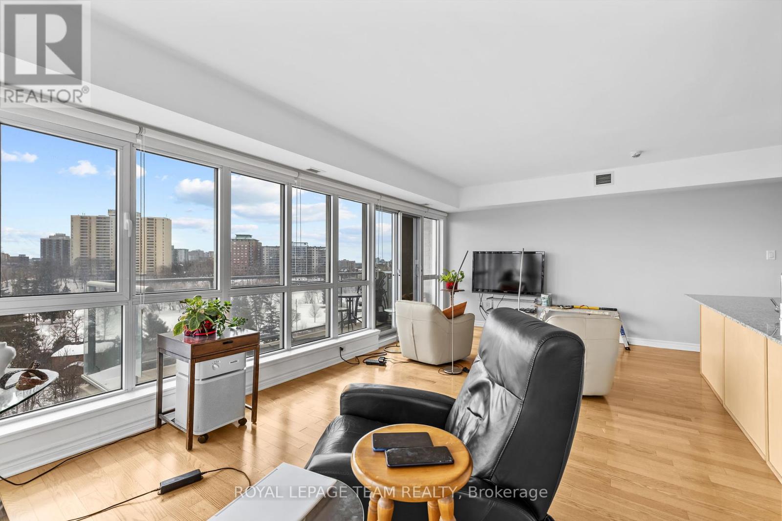 1002 - 70 Landry Street