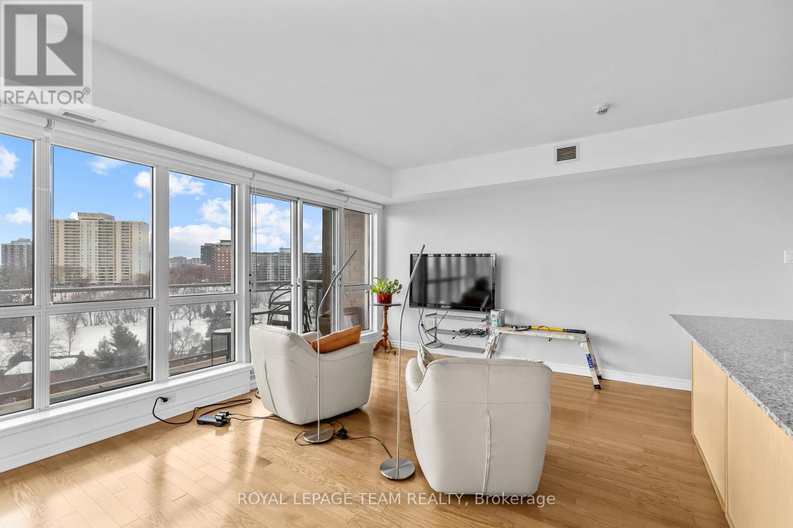 1002 - 70 Landry Street