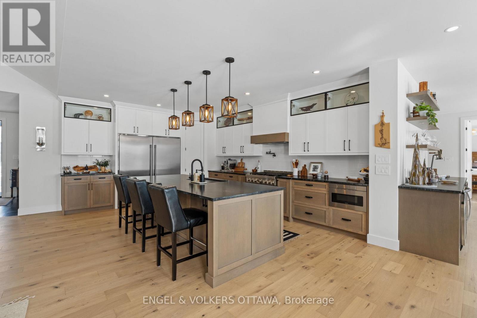 425 Ginger Crescent