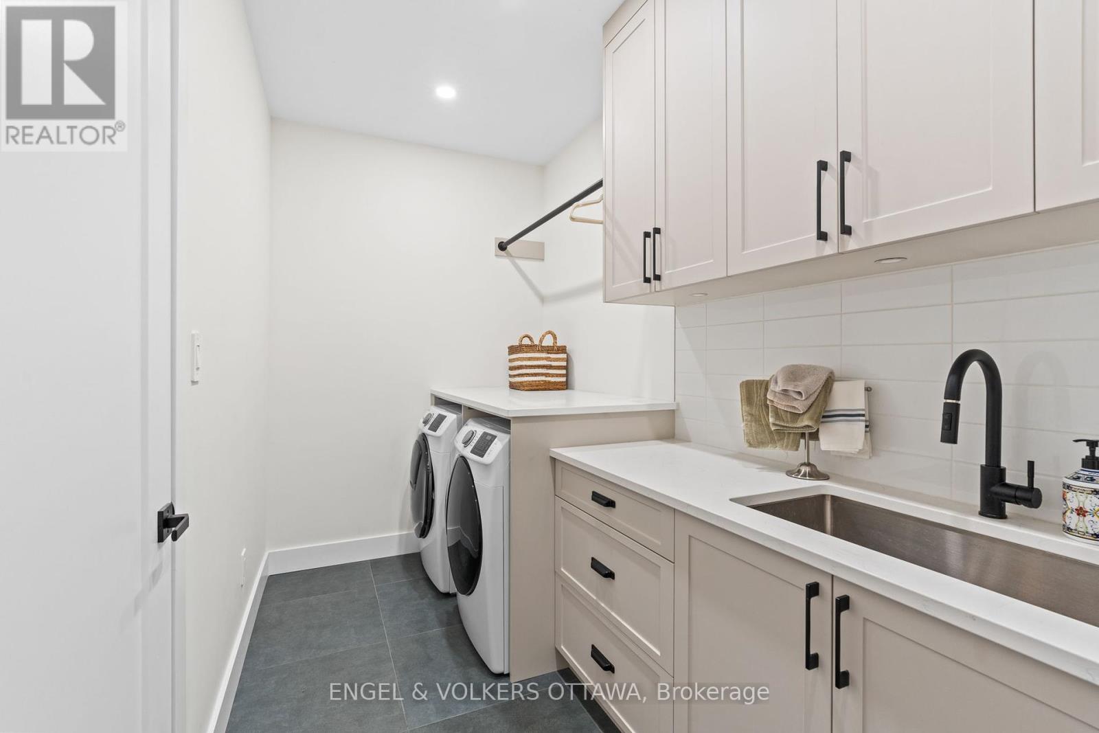 425 Ginger Crescent
