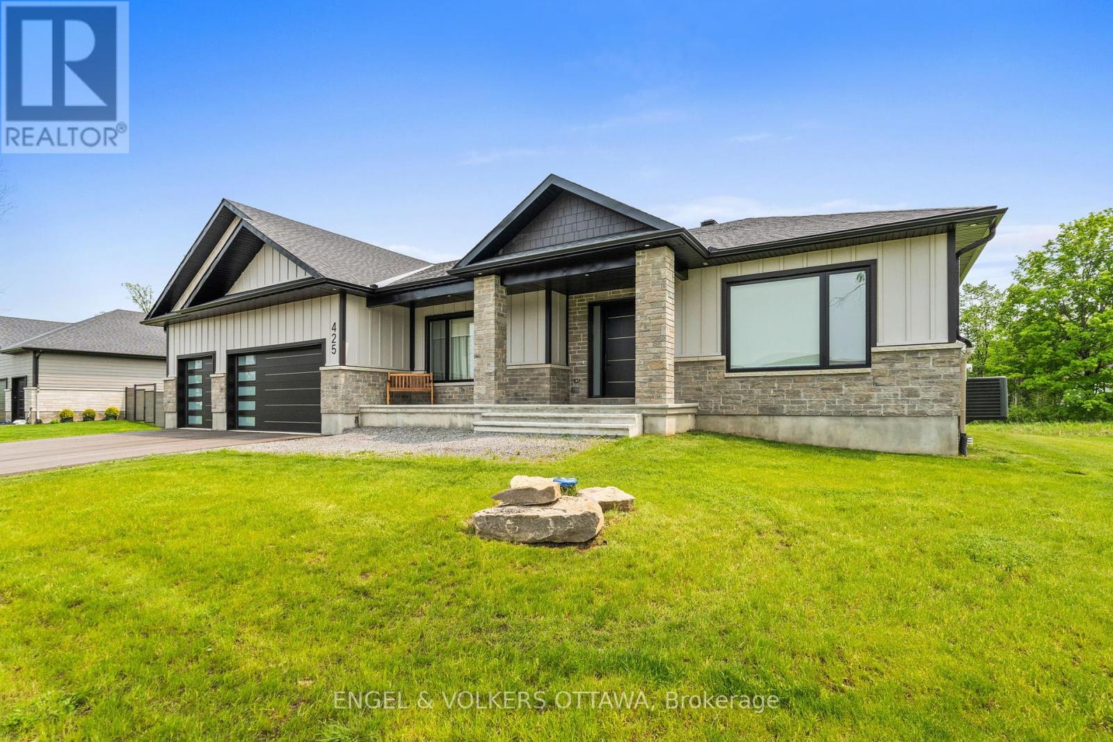 425 Ginger Crescent