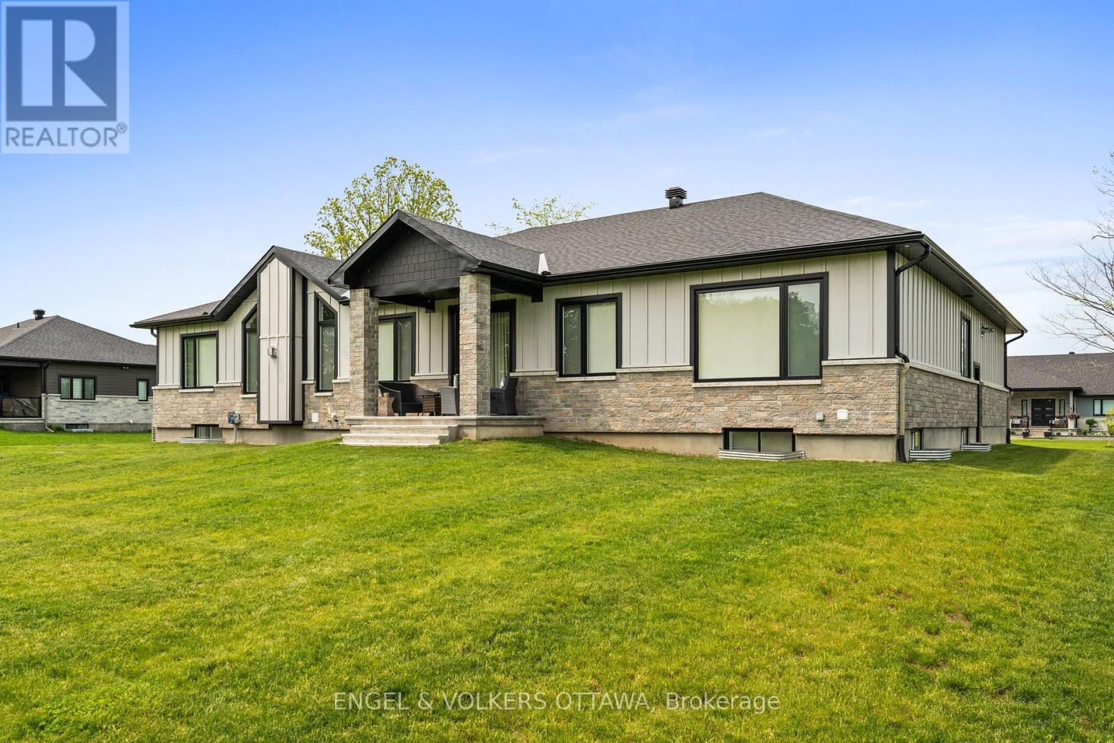 425 Ginger Crescent