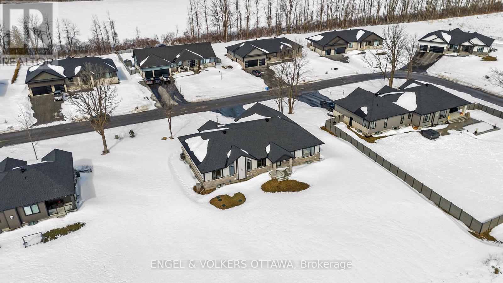 425 Ginger Crescent