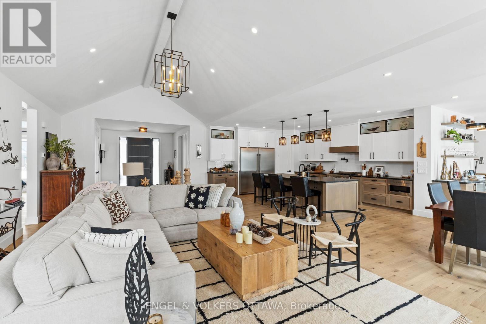 425 Ginger Crescent
