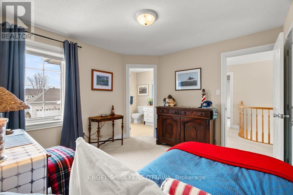 7 Knotwood Court