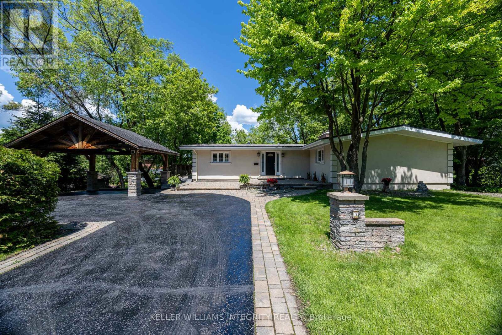3 Briarcliffe Drive