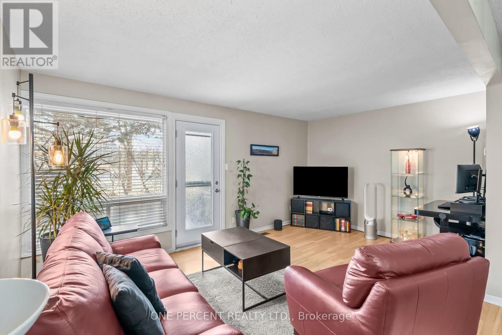 62 Mcclintock Way
