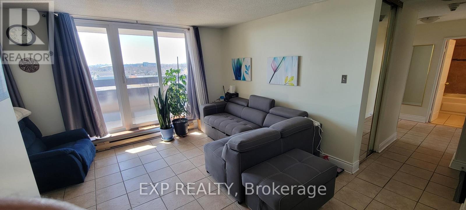 1214 - 2000 Jasmine Crescent