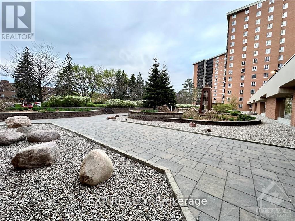 1214 - 2000 Jasmine Crescent