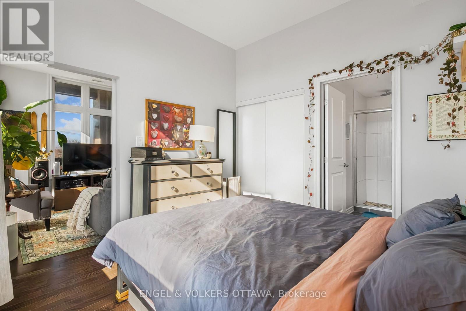 514 - 429 Kent Street