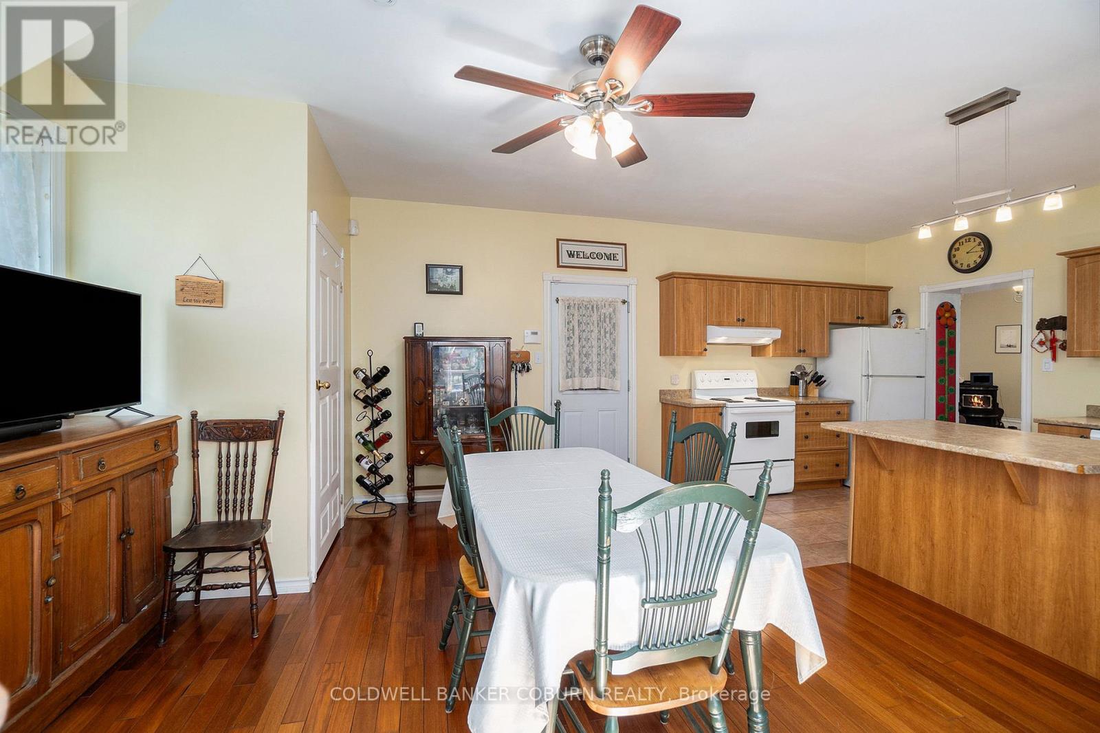 2327 Hwy 31 Highway