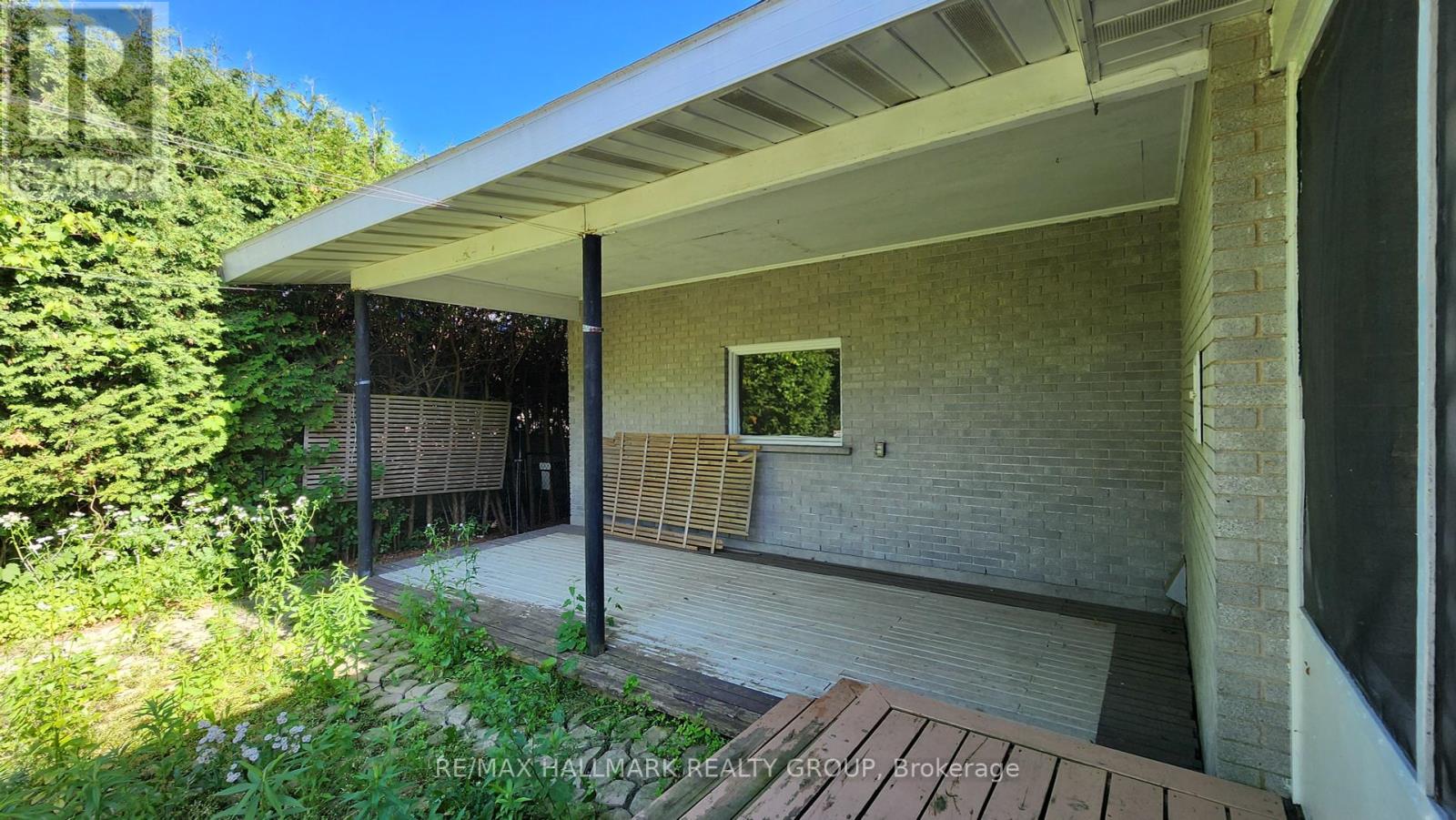 447 Roger Road