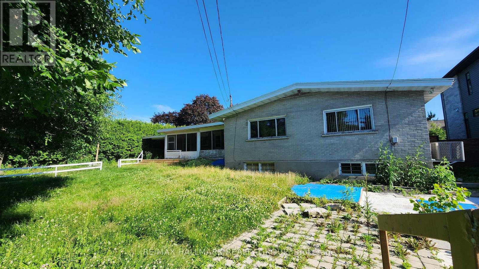 447 Roger Road