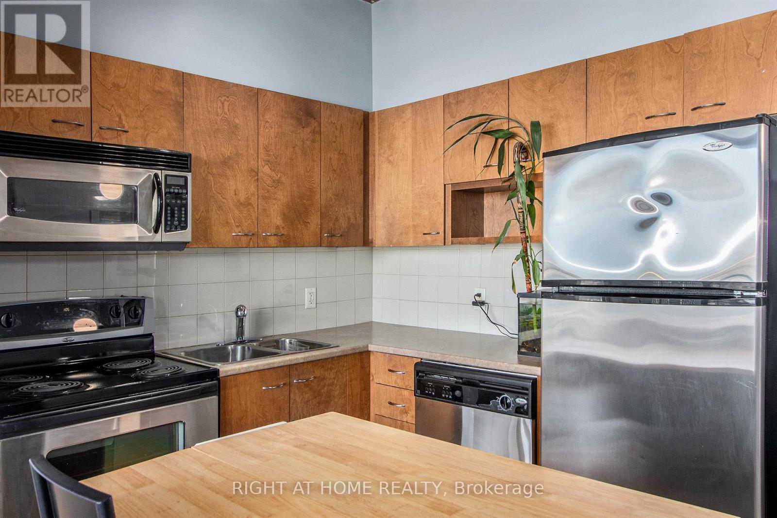 1102 - 179 George Street N