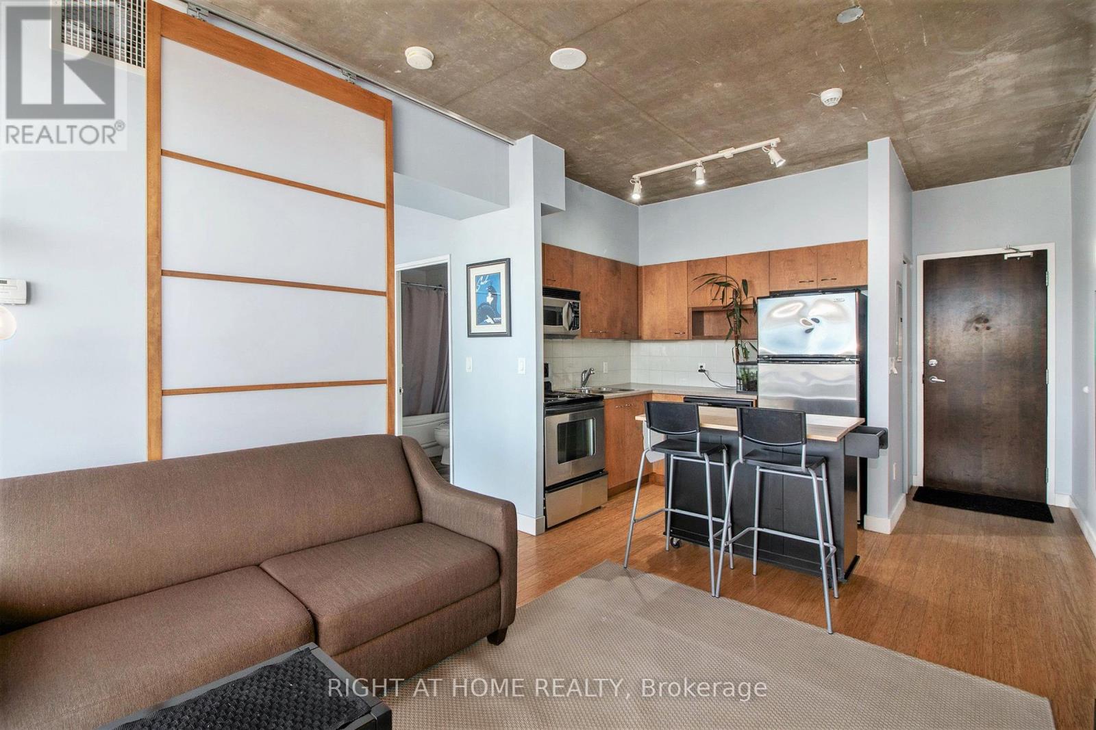 1102 - 179 George Street N
