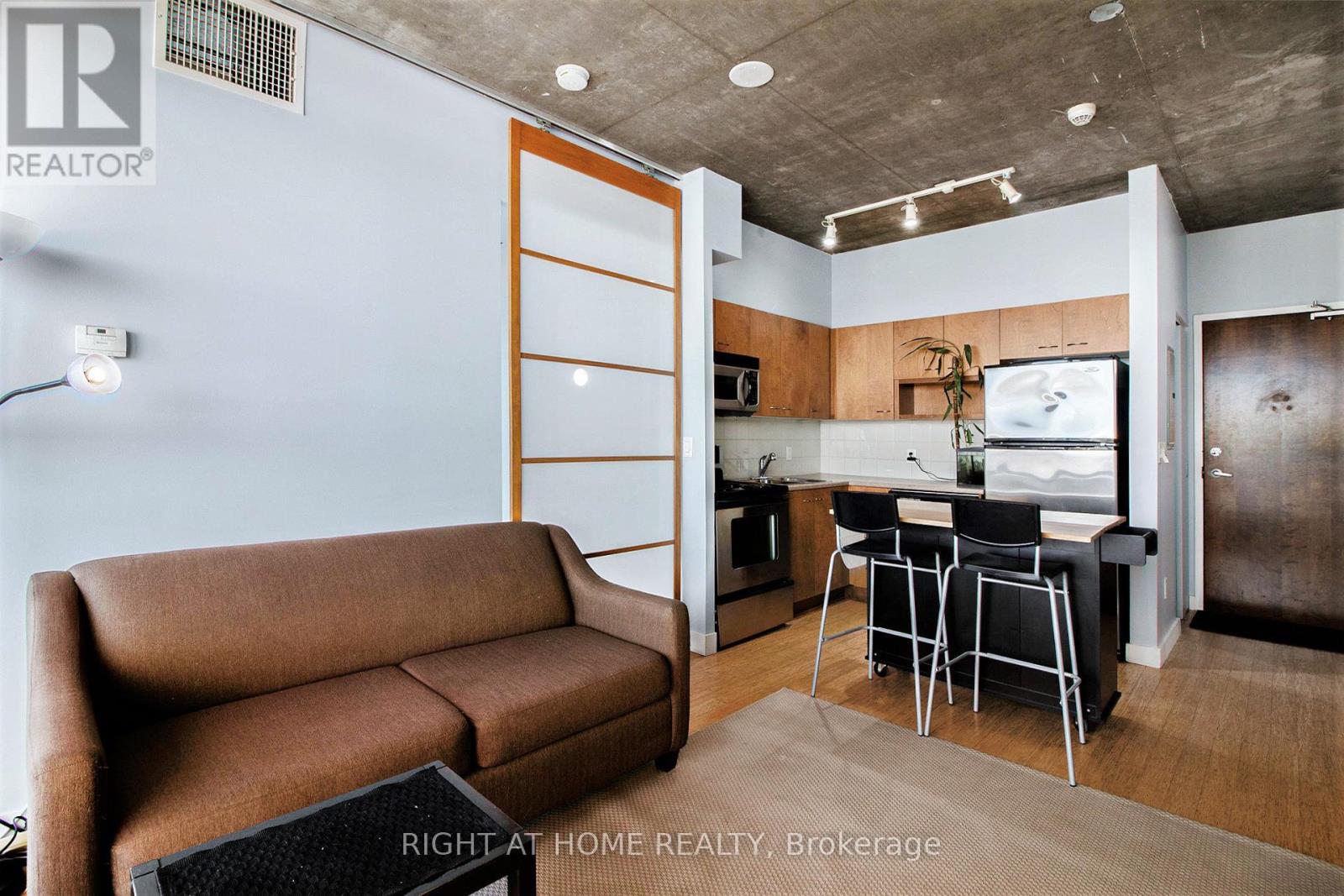 1102 - 179 George Street N
