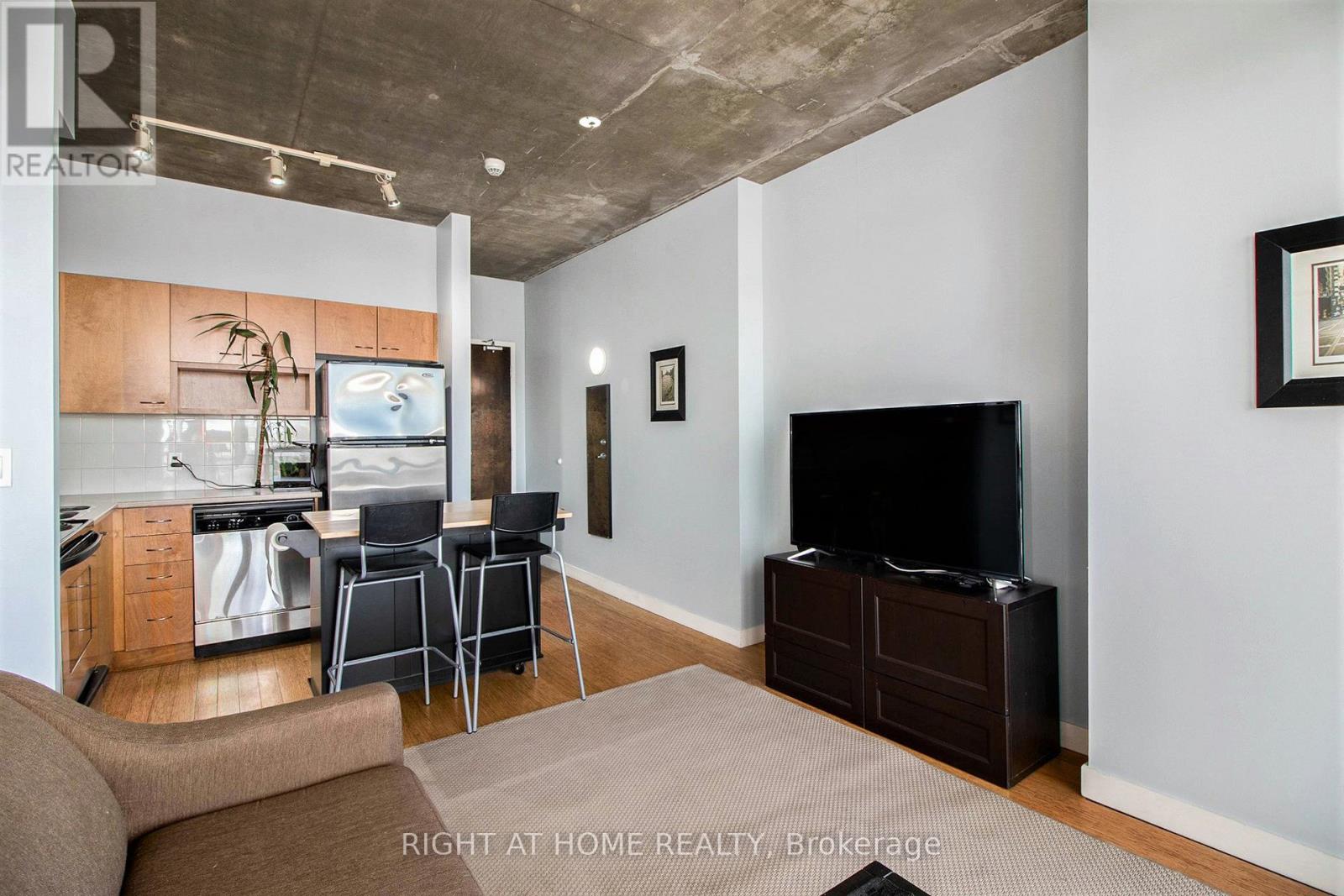 1102 - 179 George Street N