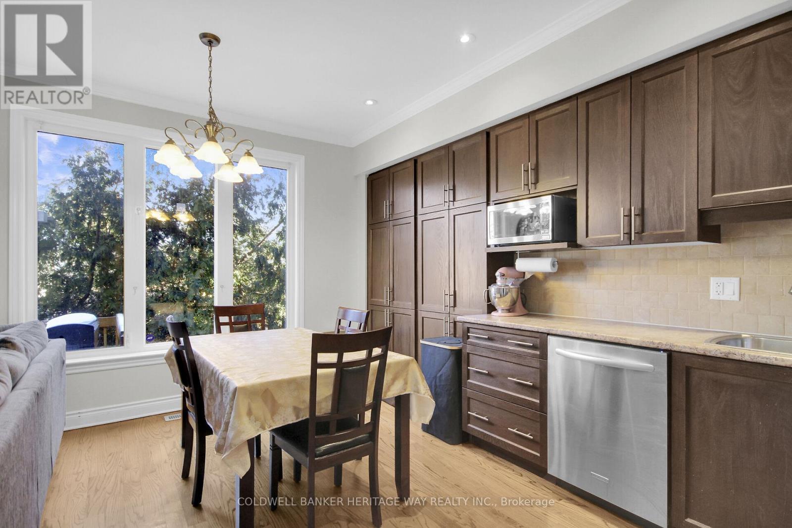 835 Woodroffe Avenue
