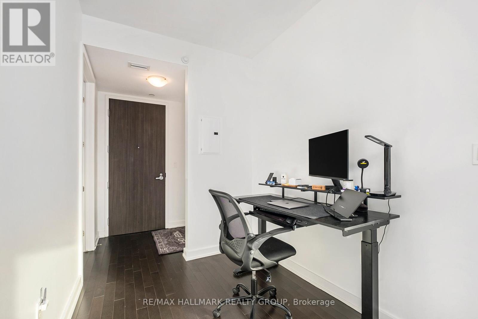1111 - 111 Champagne Avenue S