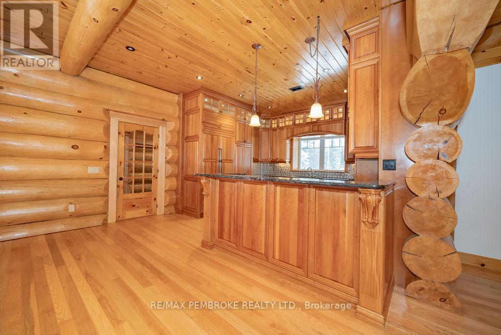 2467 Darling Road