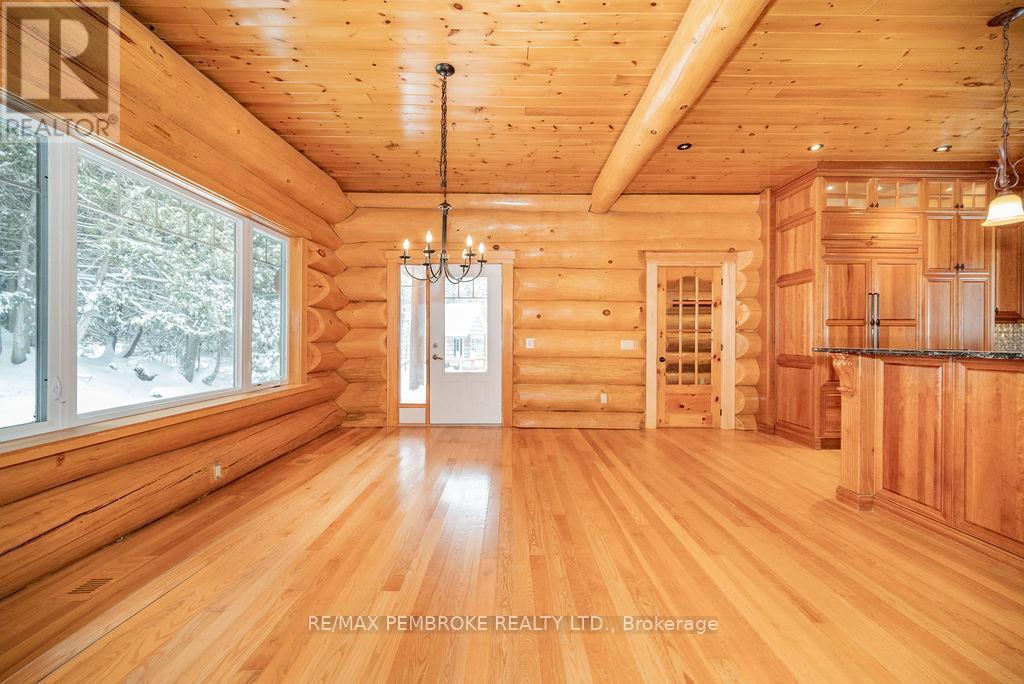 2467 Darling Road