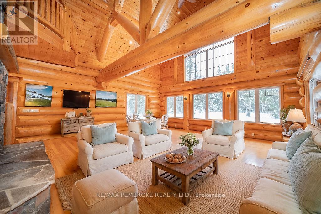 2467 Darling Road