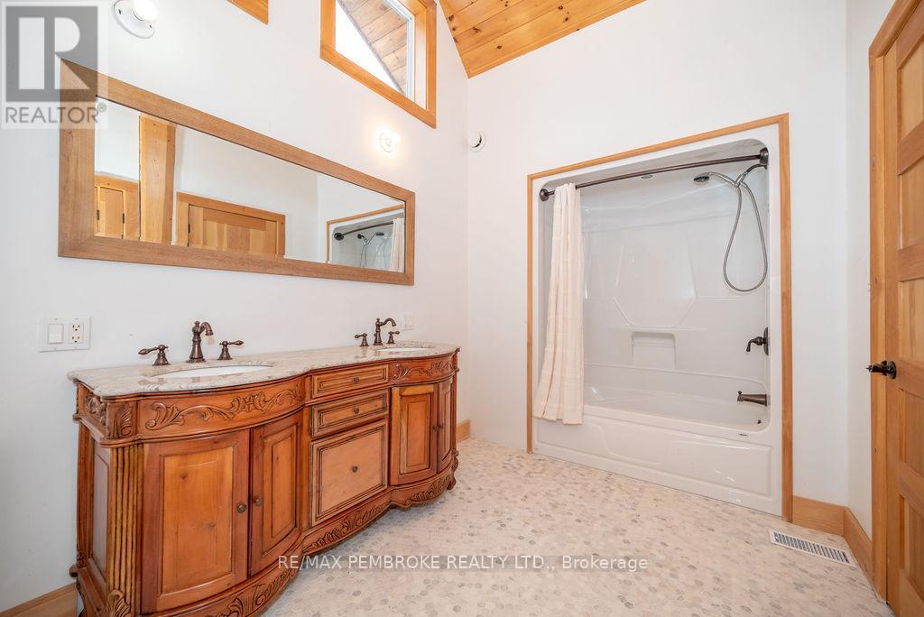 2467 Darling Road