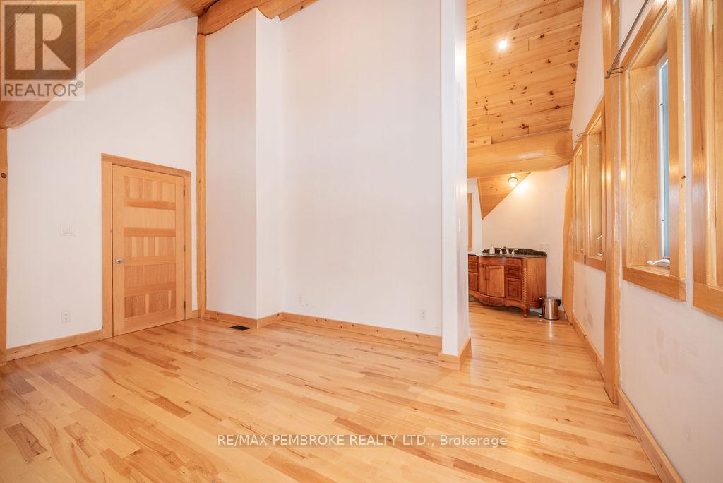 2467 Darling Road
