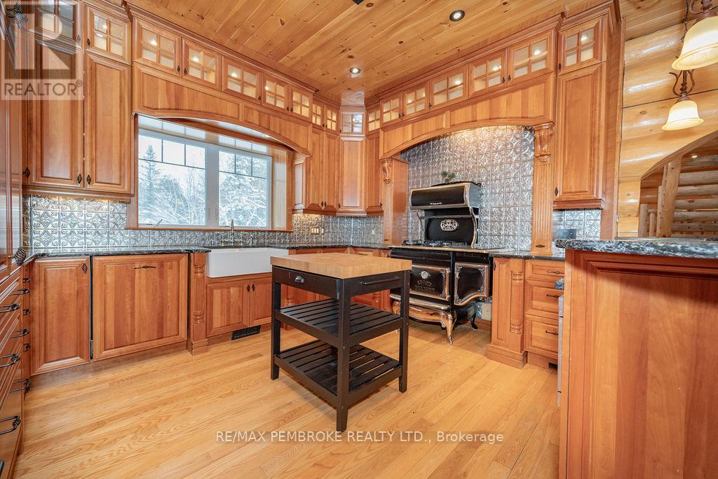 2467 Darling Road