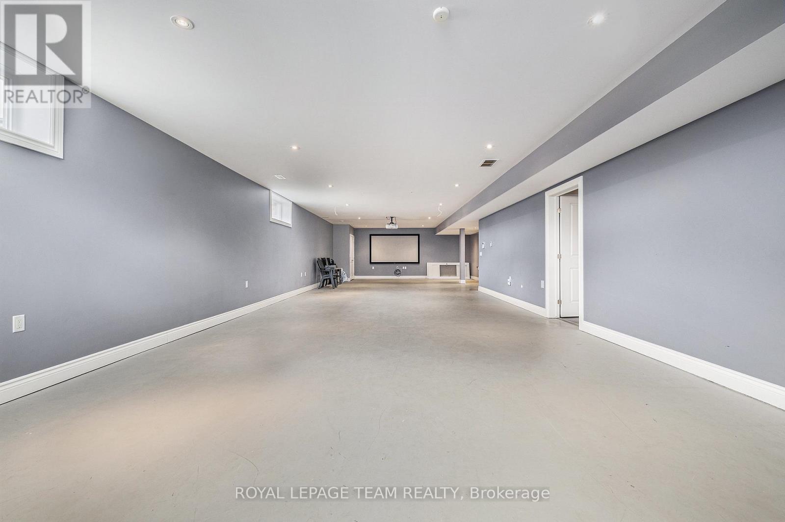 672 Country Street