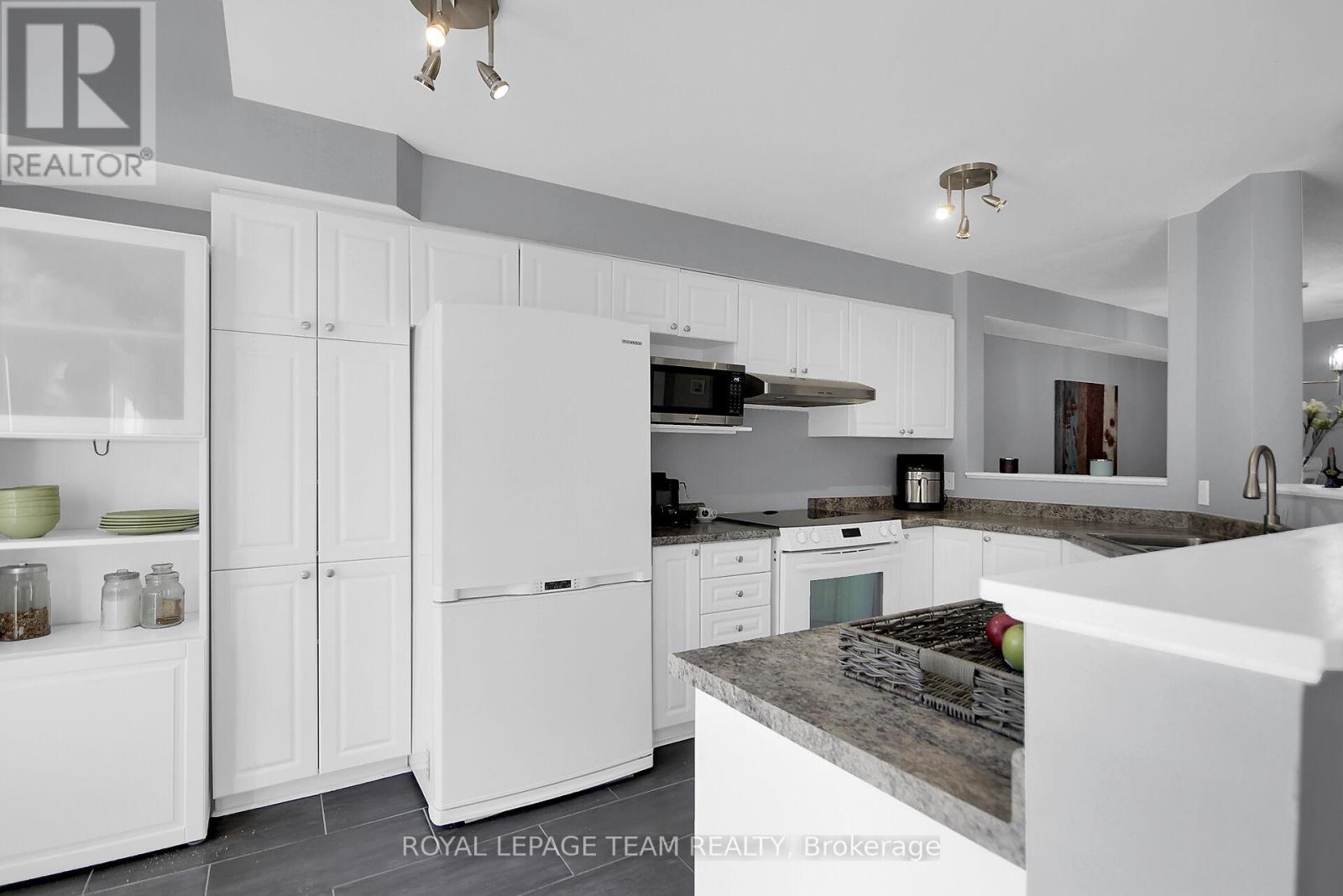 214 Cityview Crescent