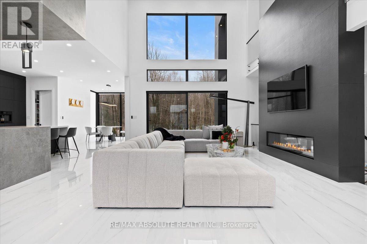 553 Shoreway Drive
