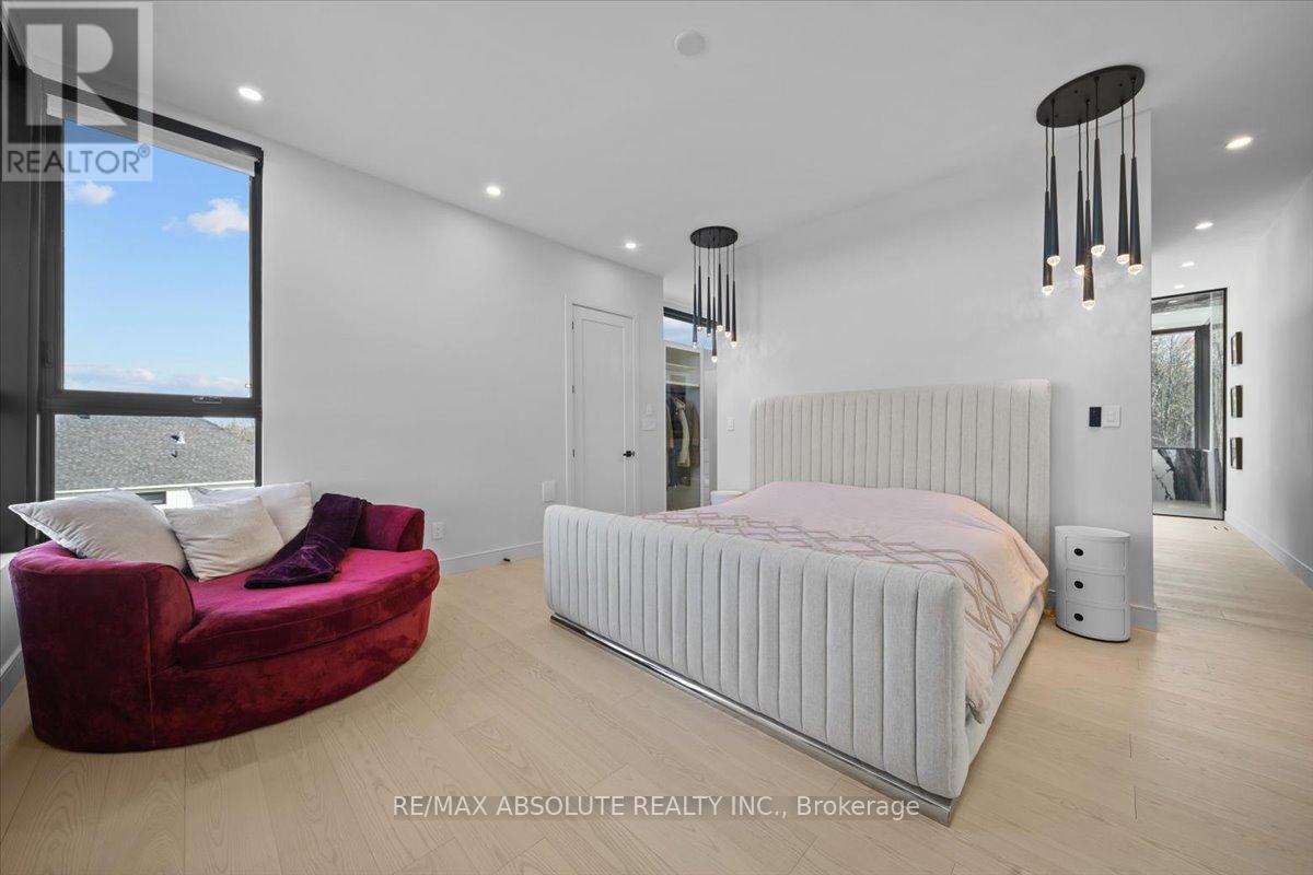 553 Shoreway Drive