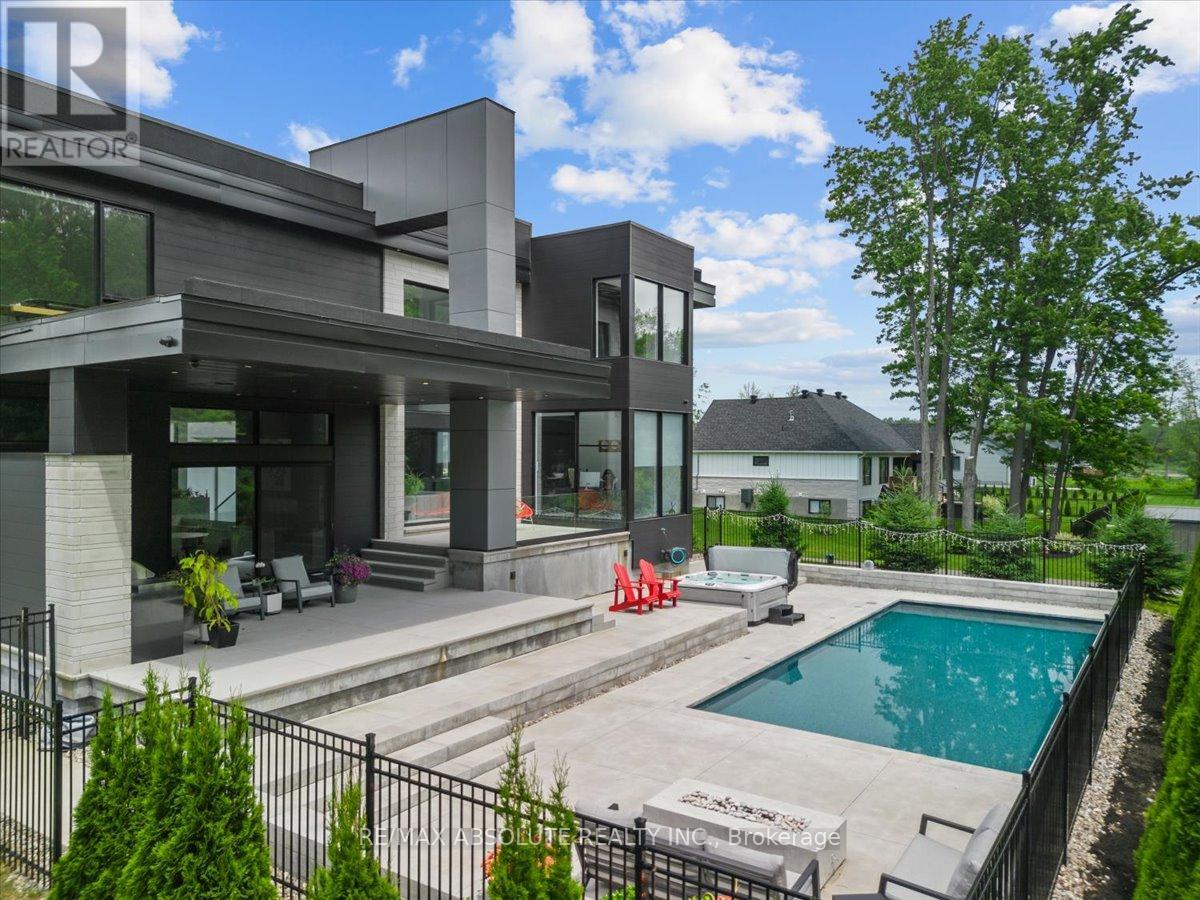 553 Shoreway Drive