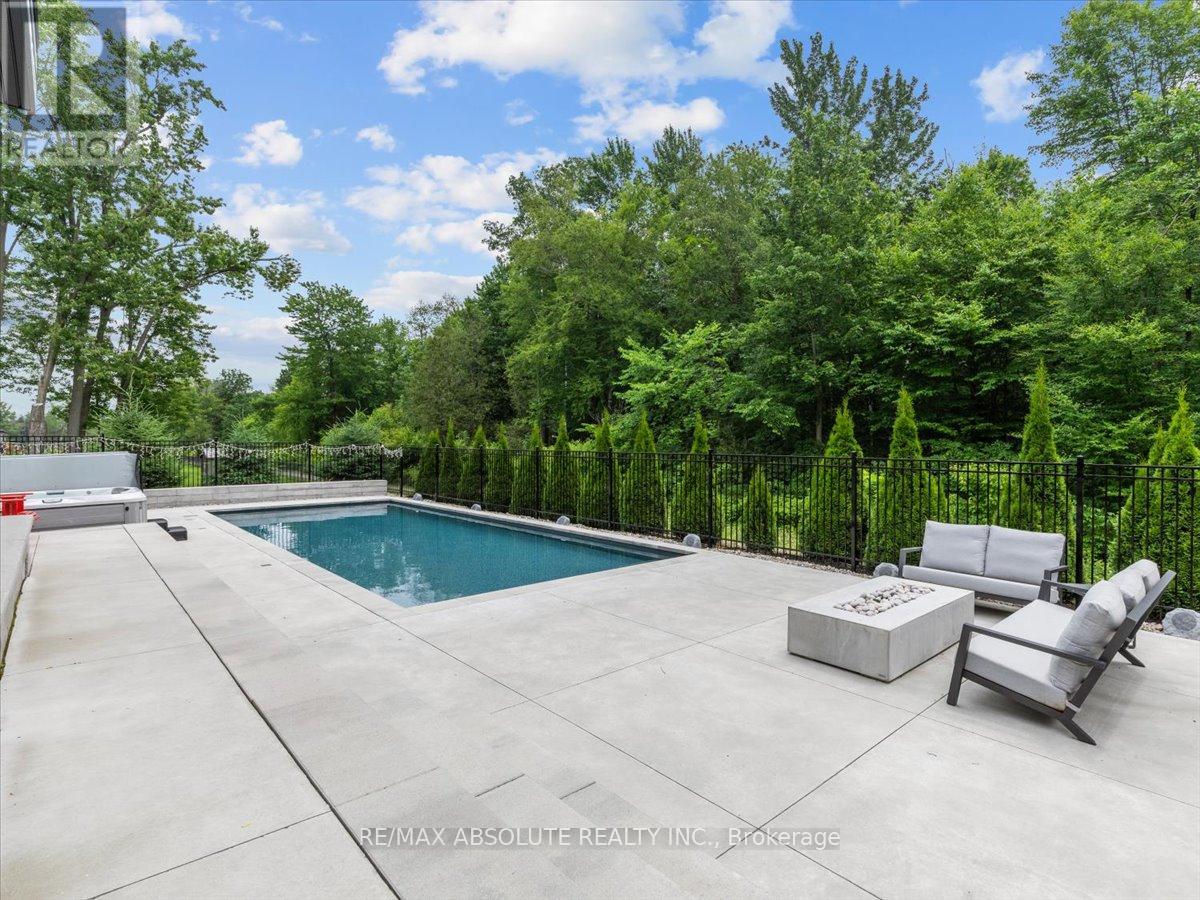 553 Shoreway Drive