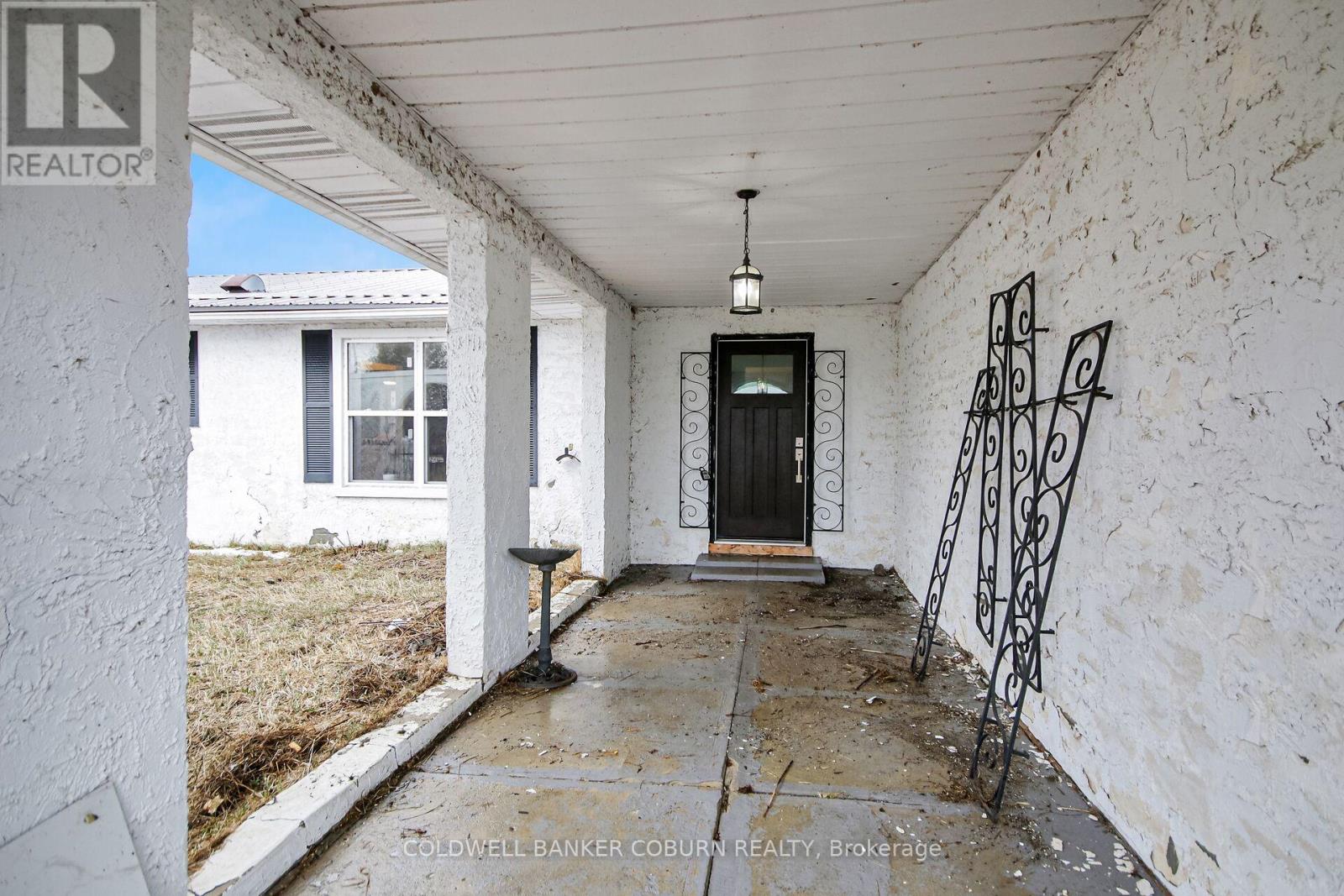 1696 Merwin Lane