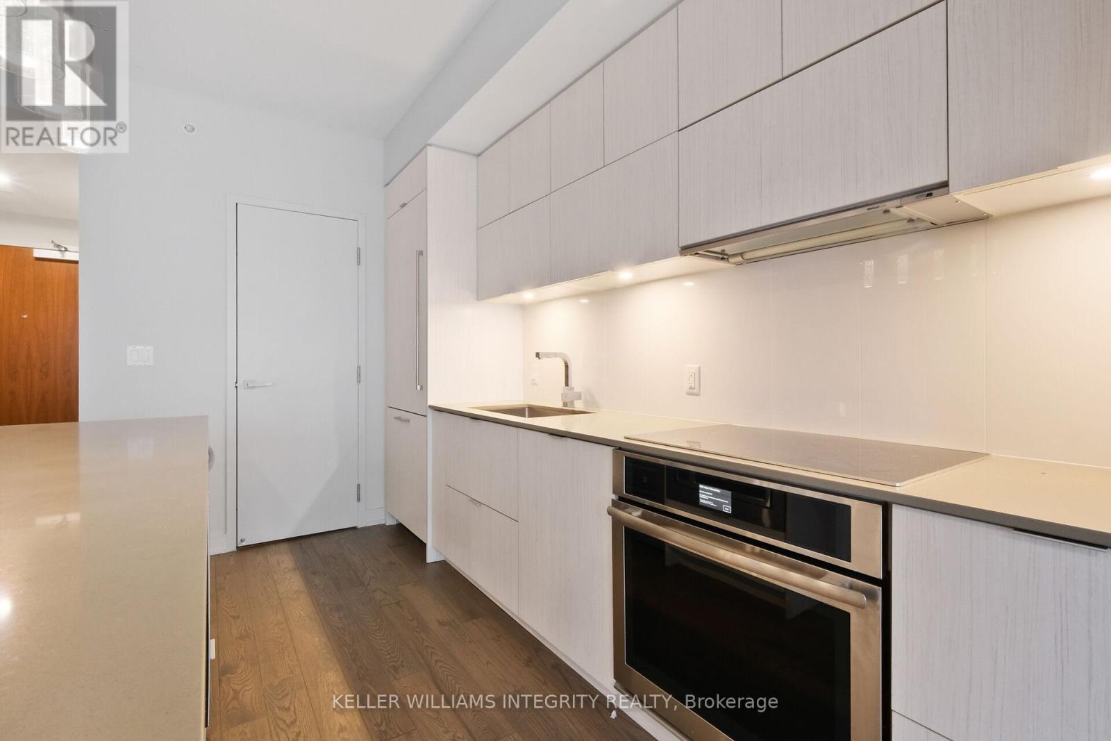 1501 - 101 Queen Street N