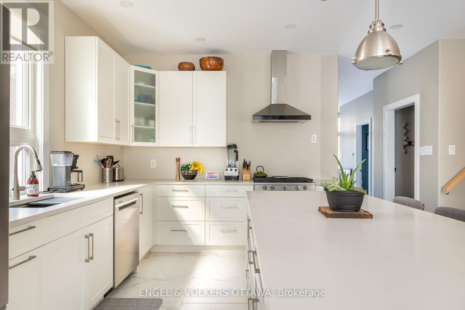 15 Granville Avenue