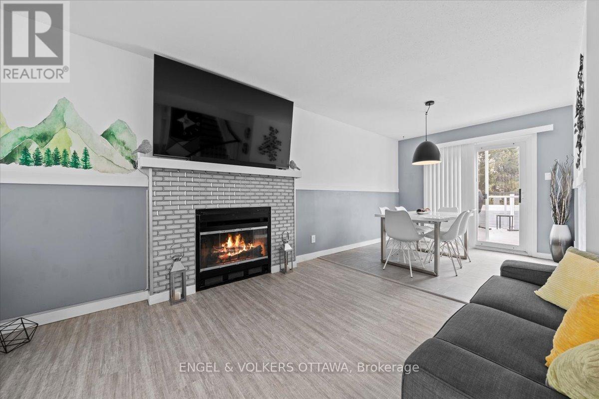 1456 Prestone Drive W