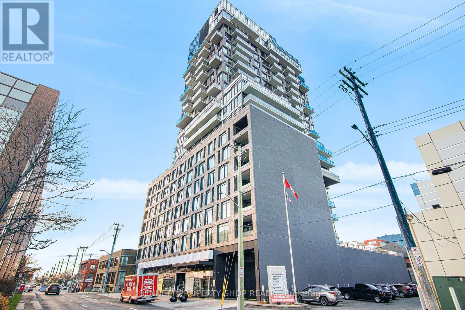 1703 - 203 Catherine Street