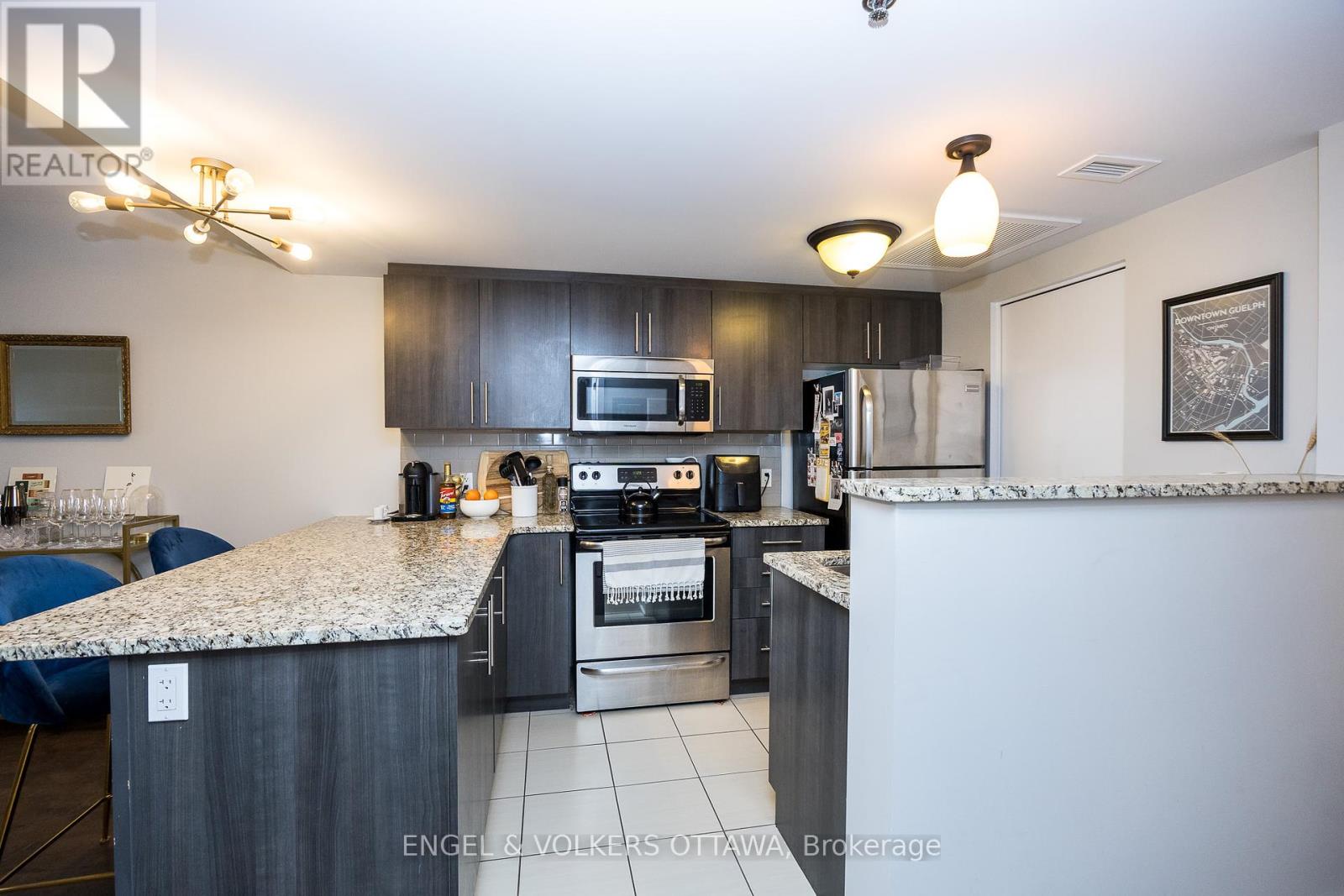 305 - 456 King Edward Avenue