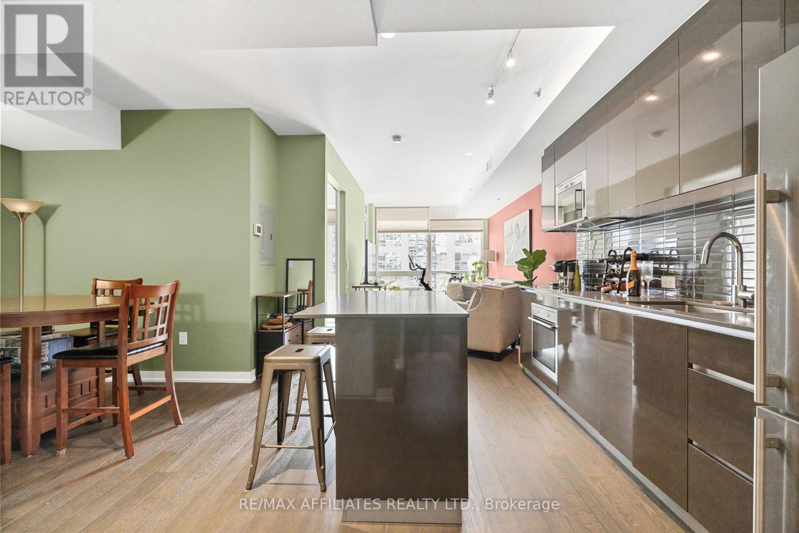 908 - 199 Slater Street