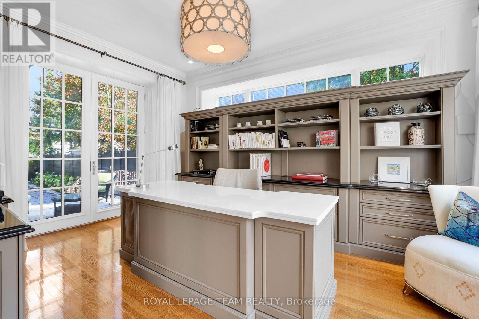 480 Manor Avenue