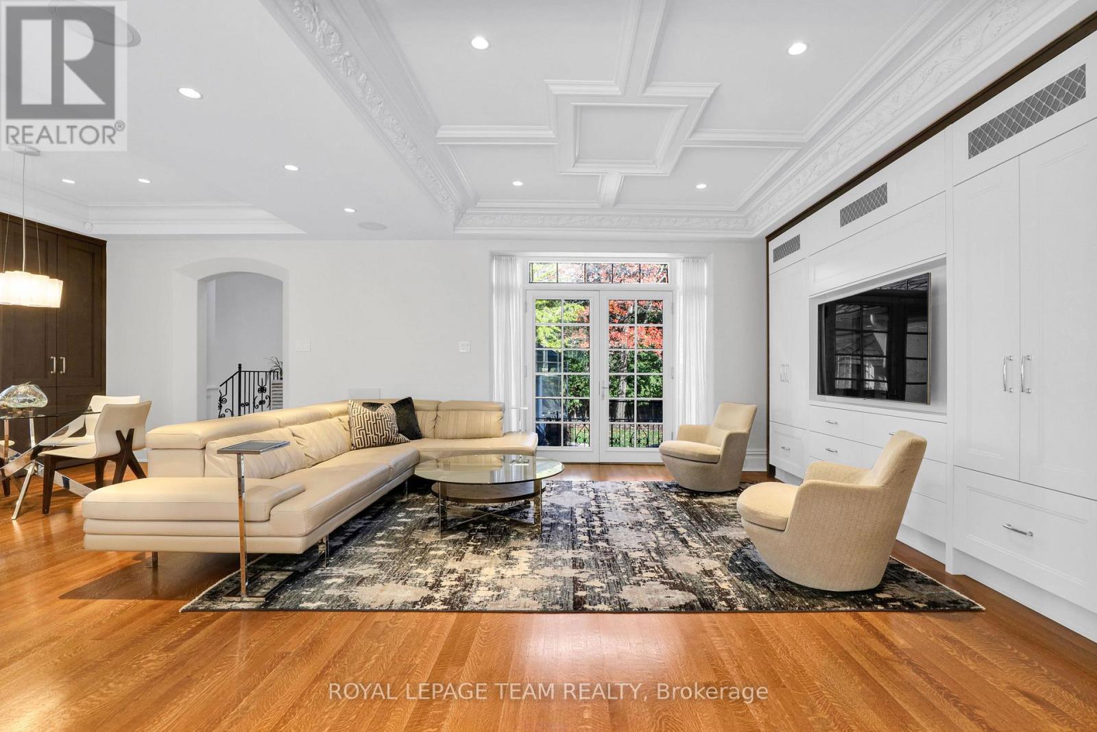 480 Manor Avenue
