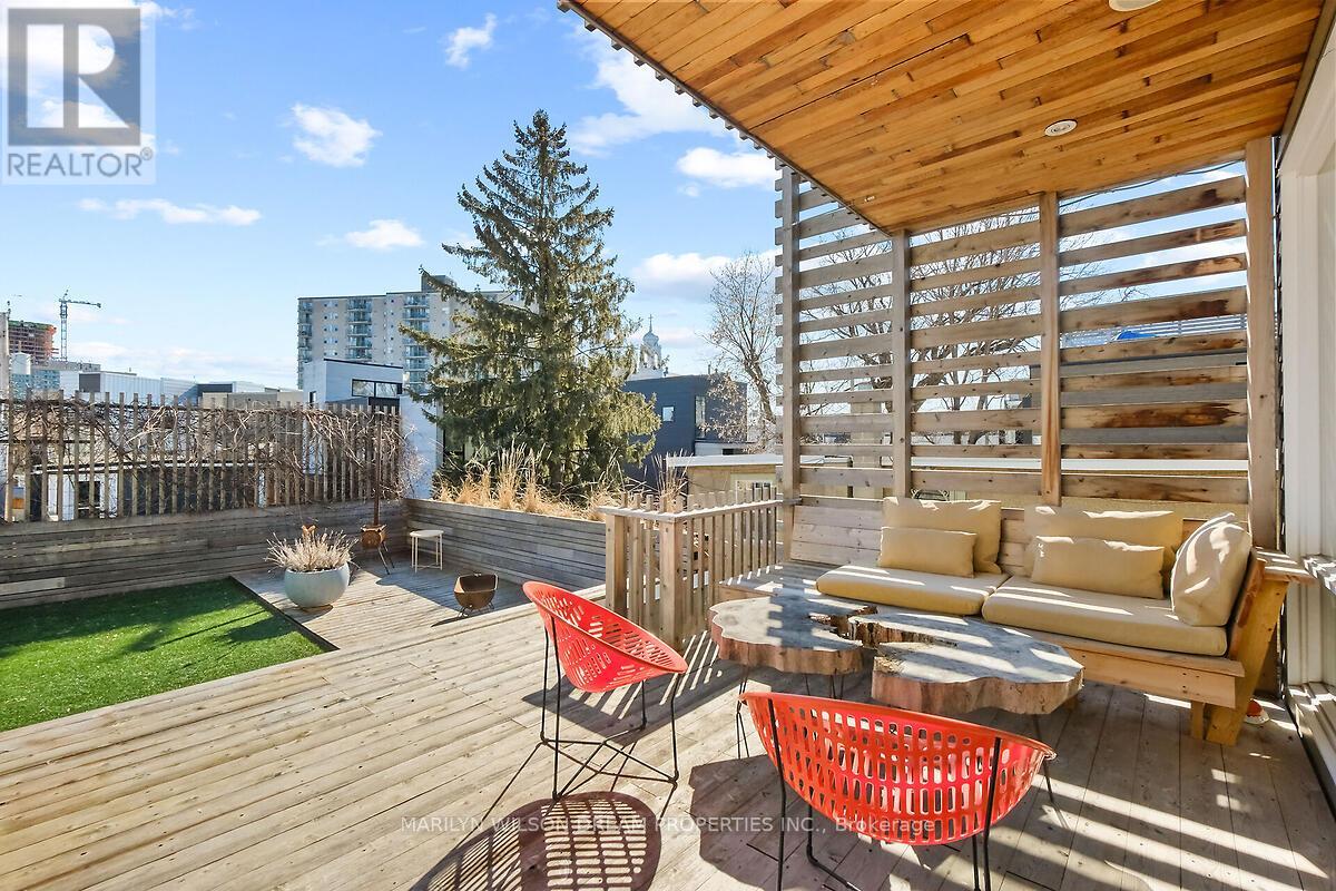 67 Pinhey Street