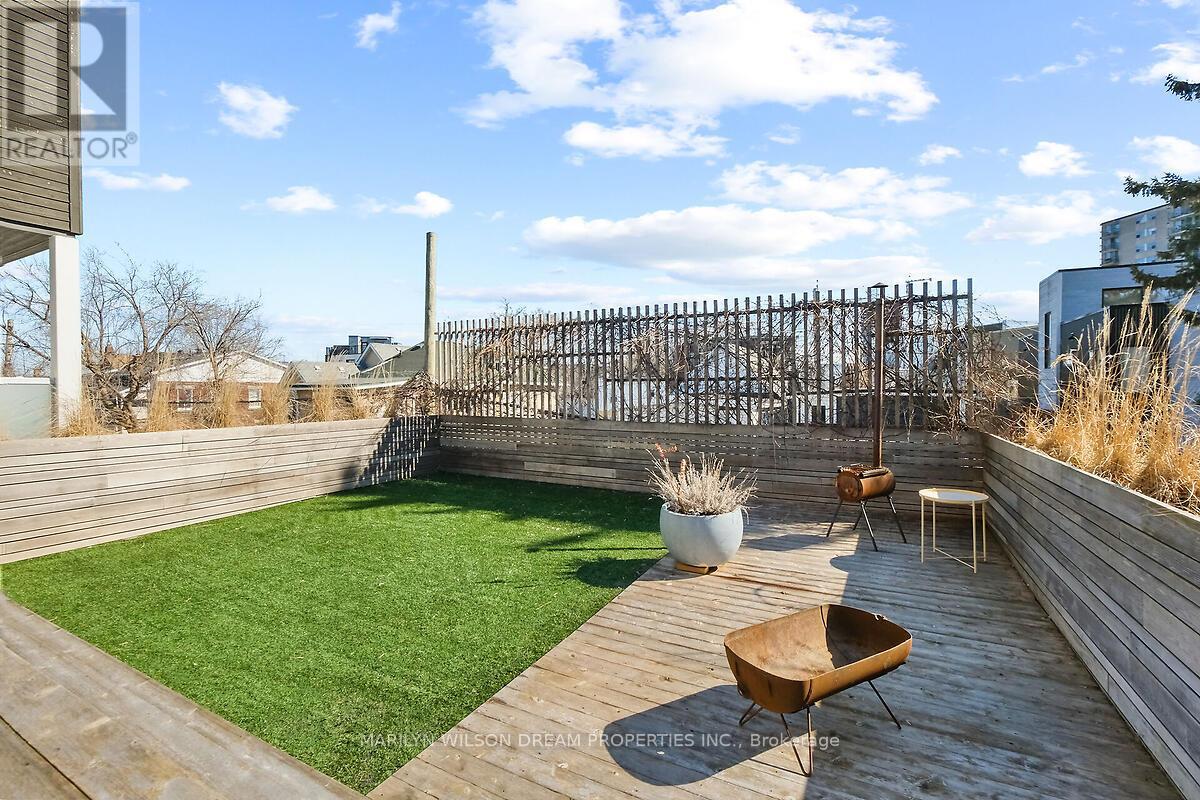 67 Pinhey Street