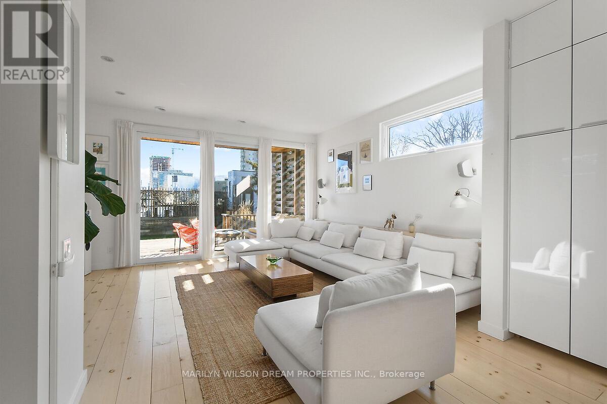 67 Pinhey Street