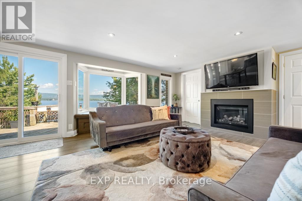 3094 Barlow Crescent